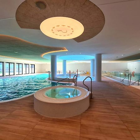 Pinea Sky Premium Apartament Z Widokiem Na Morze Ze Spa I Basenem Przy Plazy Побєрово Екстер'єр фото